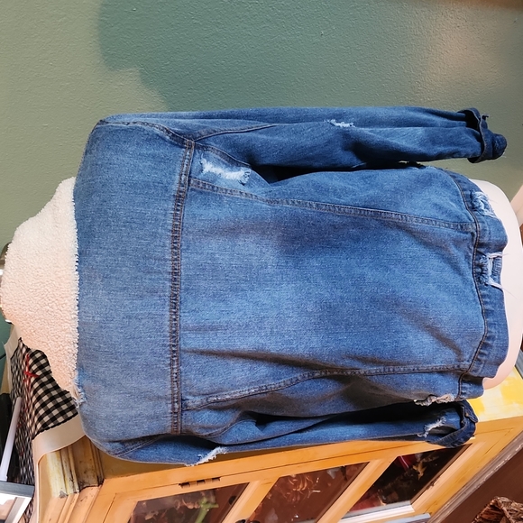 Jessica Simpson Jean jacket w/removable color. - Picture 2 of 7